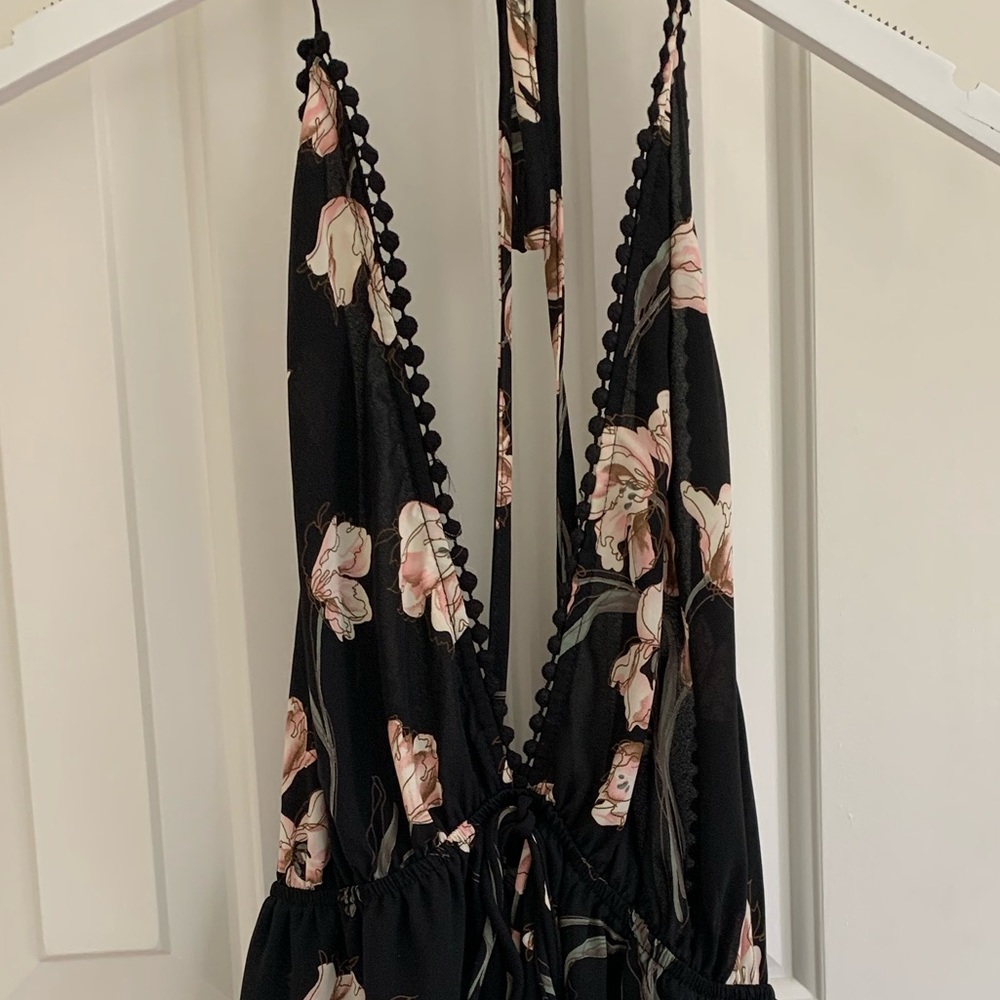 Halter top romper - Picture 2 of 5